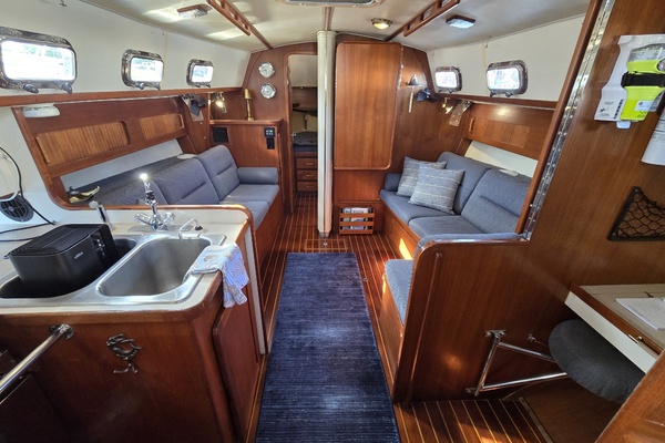 La Sirena 35ft Caliber Yacht For Sale