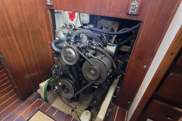 La Sirena 35ft Caliber Yacht For Sale