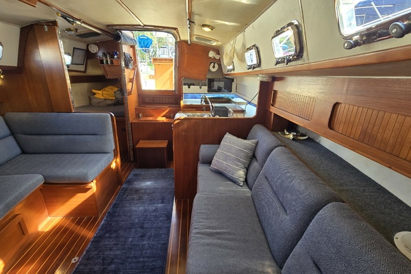 La Sirena 35ft Caliber Yacht For Sale