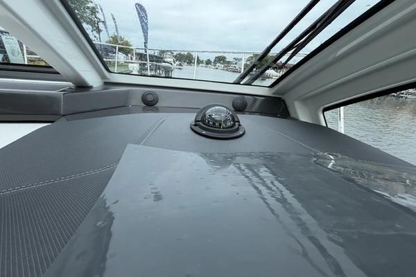 Monterey 360 Sport-Coupe Yacht For Sale