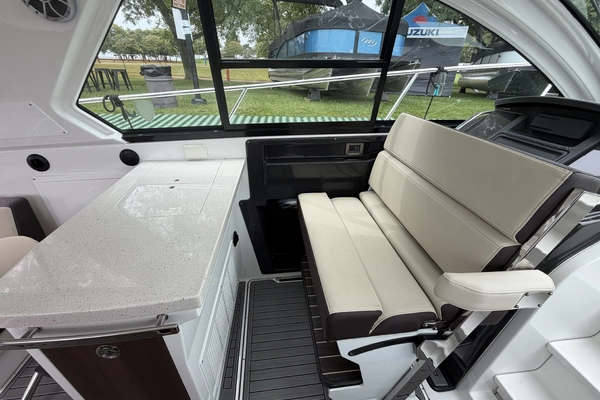 Monterey 360 Sport-Coupe Yacht For Sale