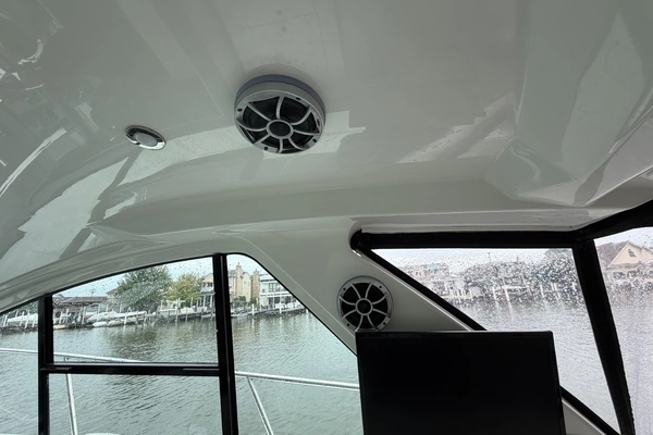 Monterey 360 Sport-Coupe Yacht For Sale