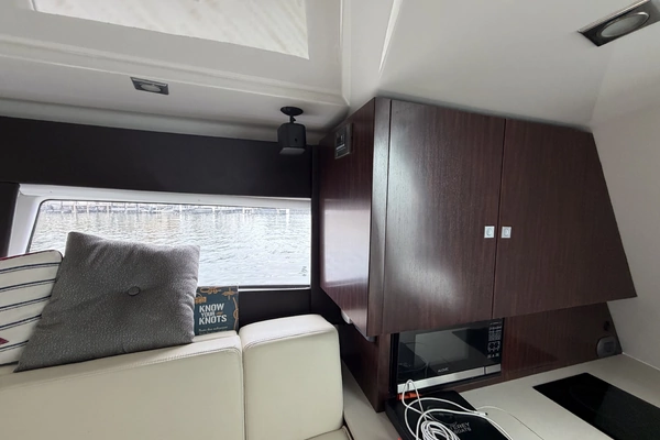 Monterey 360 Sport-Coupe Yacht For Sale