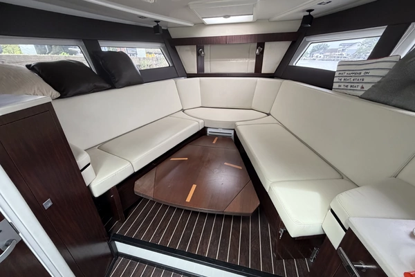 Monterey 360 Sport-Coupe Yacht For Sale