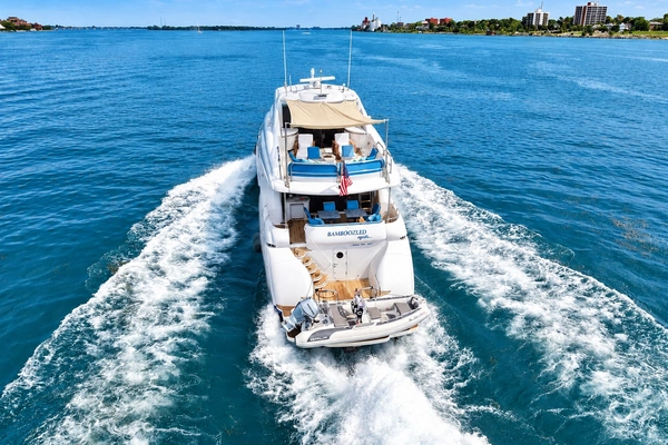 Lazzara Yachts 80 Skylounge Yacht For Sale
