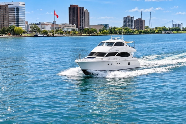 Lazzara Yachts 80 Skylounge Yacht For Sale