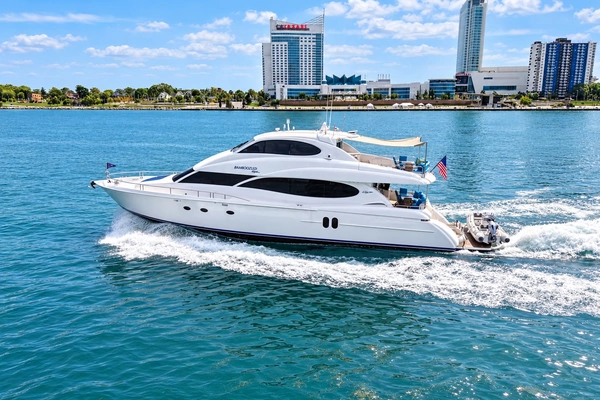 Lazzara Yachts 80 Skylounge Yacht For Sale