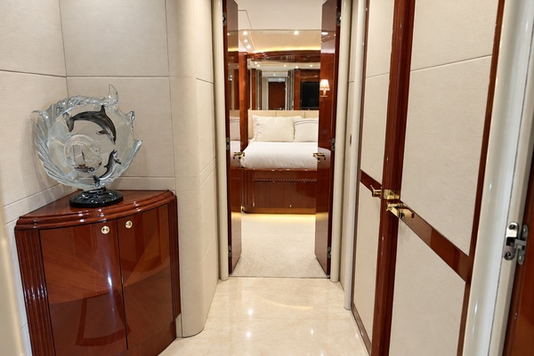 Bamboozled Again 80ft Lazzara Yachts Yacht For Sale