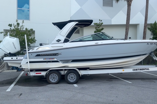 27ft Monterey Yacht For Sale