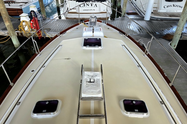Bella Cosa 43ft Grand Banks Eastbay Yacht For Sale