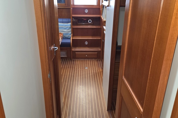 Bella Cosa 43ft Grand Banks Eastbay Yacht For Sale