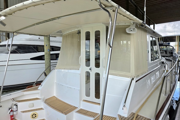 Bella Cosa 43ft Grand Banks Eastbay Yacht For Sale