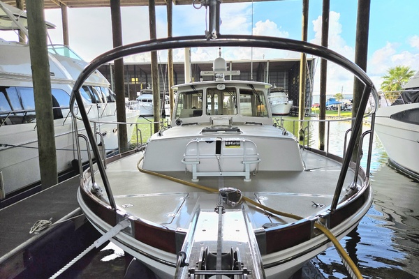 Bella Cosa 43ft Grand Banks Eastbay Yacht For Sale