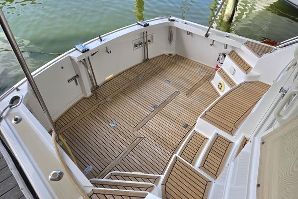 Bella Cosa 43ft Grand Banks Eastbay Yacht For Sale