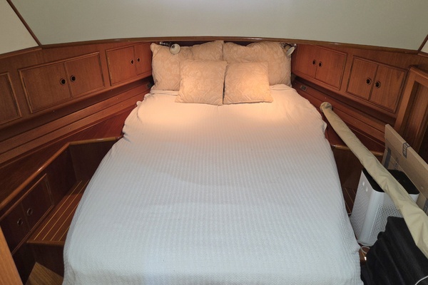 Bella Cosa 43ft Grand Banks Eastbay Yacht For Sale