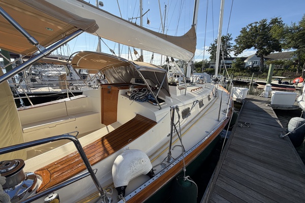 Coianna 43ft Tartan Yacht For Sale