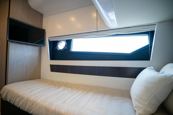 60ft Azimut Yacht For Sale