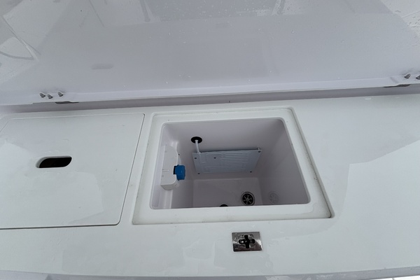 Clapboard Runner 37ft Axopar Yacht For Sale
