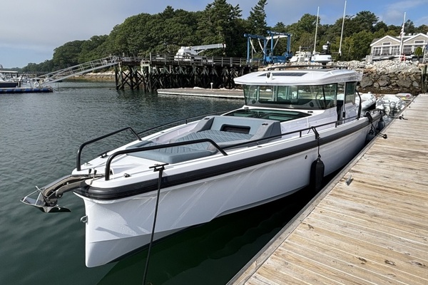 Clapboard Runner 37ft Axopar Yacht For Sale