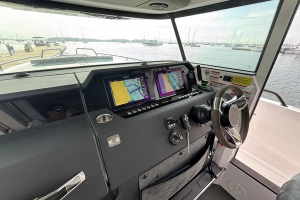 Axopar 37XC Cross Cabin Yacht For Sale