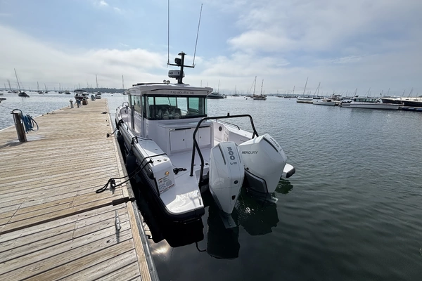 Axopar 37XC Cross Cabin Yacht For Sale