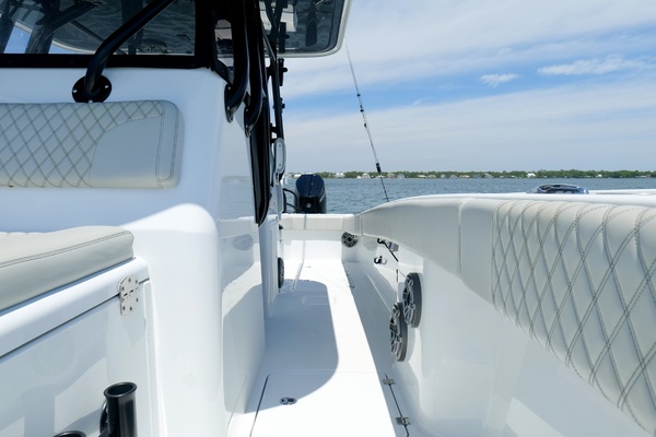 34ft Freeman Yacht For Sale