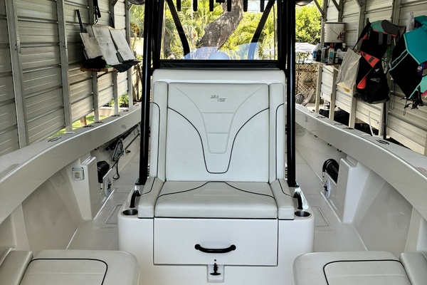 29ft SeaVee Yacht For Sale