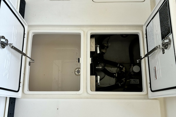 29ft SeaVee Yacht For Sale