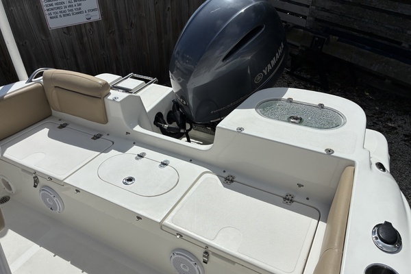 21ft NauticStar Yacht For Sale