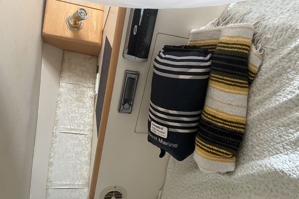 Serendipity 33ft Larson Yacht For Sale