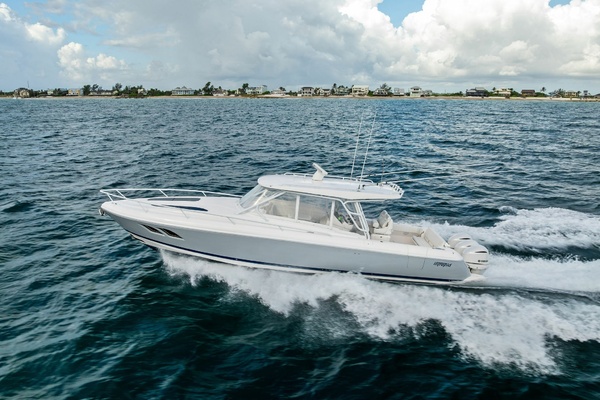 T T BURNIN DAYLIGHT 40ft Intrepid Yacht For Sale