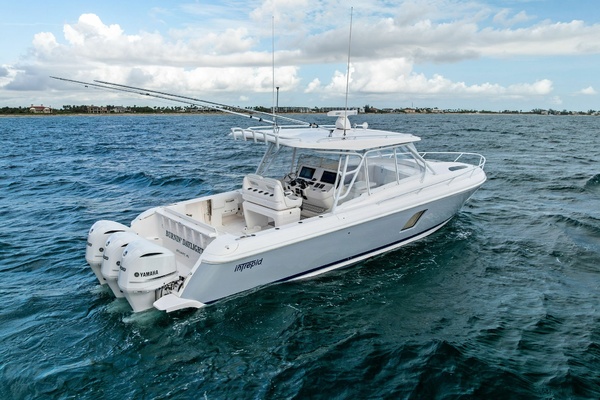 T T BURNIN DAYLIGHT 40ft Intrepid Yacht For Sale