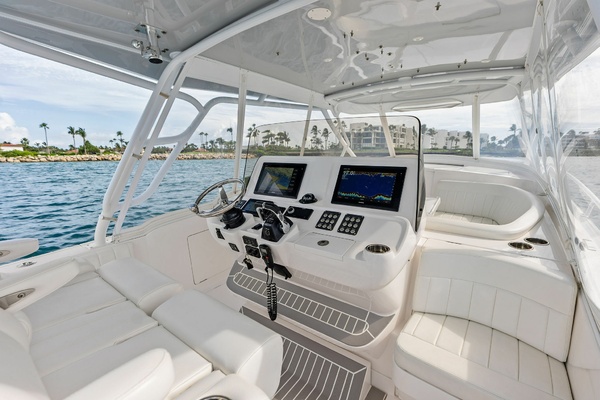 T T BURNIN DAYLIGHT 40ft Intrepid Yacht For Sale