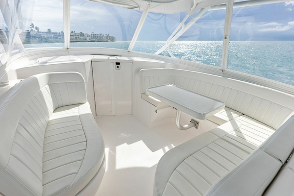 T T BURNIN DAYLIGHT 40ft Intrepid Yacht For Sale