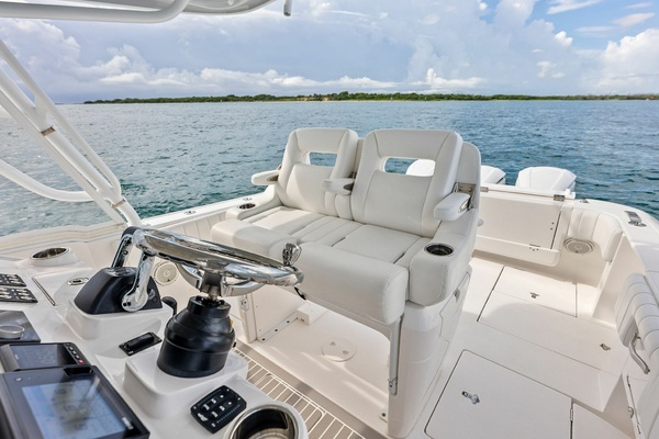 T T BURNIN DAYLIGHT 40ft Intrepid Yacht For Sale
