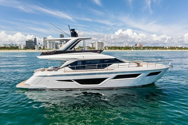 2025 Ferretti Yachts 58