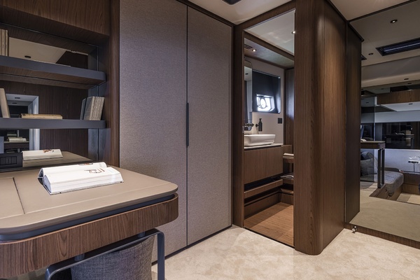 LENDAVA 58ft Ferretti Yachts Yacht For Sale
