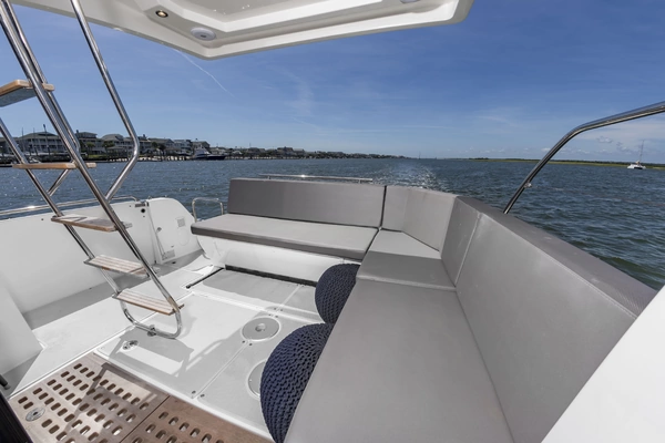 Beneteau Antares 11 Fly Yacht For Sale