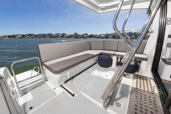 Beneteau Antares 11 Fly Yacht For Sale