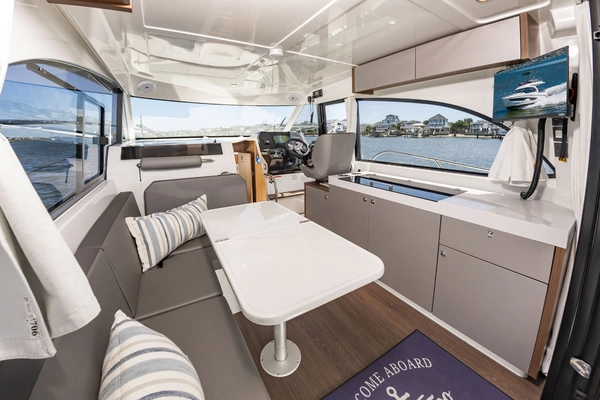 Beneteau Antares 11 Fly Yacht For Sale