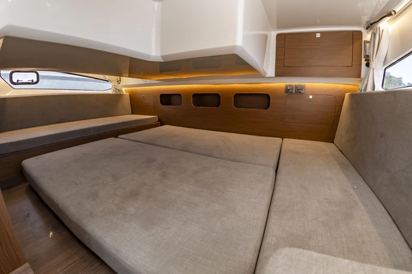 Beneteau Antares 11 Fly Yacht For Sale