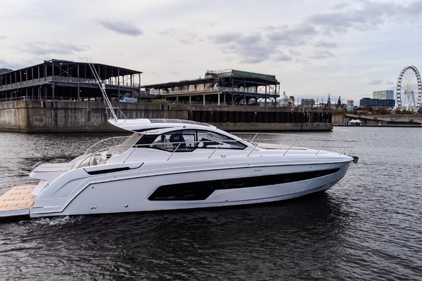 45ft Azimut Yacht For Sale