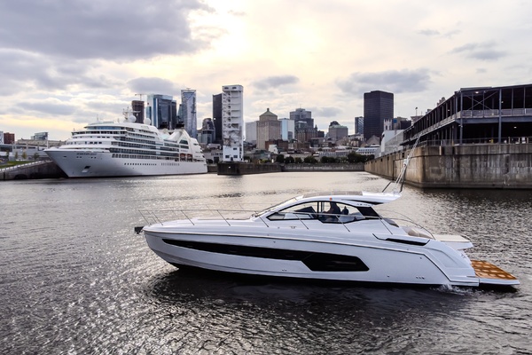 45ft Azimut Yacht For Sale