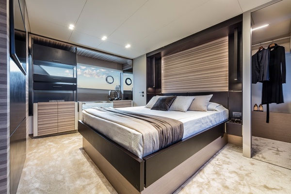 LIBI V 67ft Ferretti Yachts Yacht For Sale