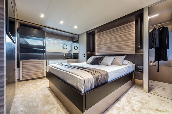 Ferretti Yachts 670 Yacht For Sale