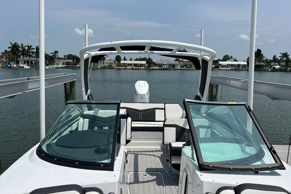 27ft Monterey Yacht For Sale
