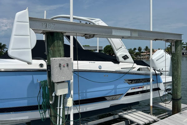 27ft Monterey Yacht For Sale