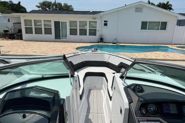 27ft Monterey Yacht For Sale