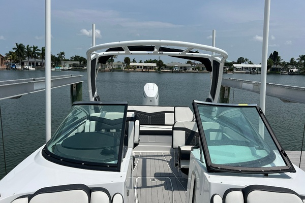 27ft Monterey Yacht For Sale