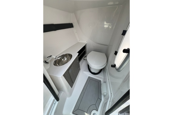 27ft Monterey Yacht For Sale